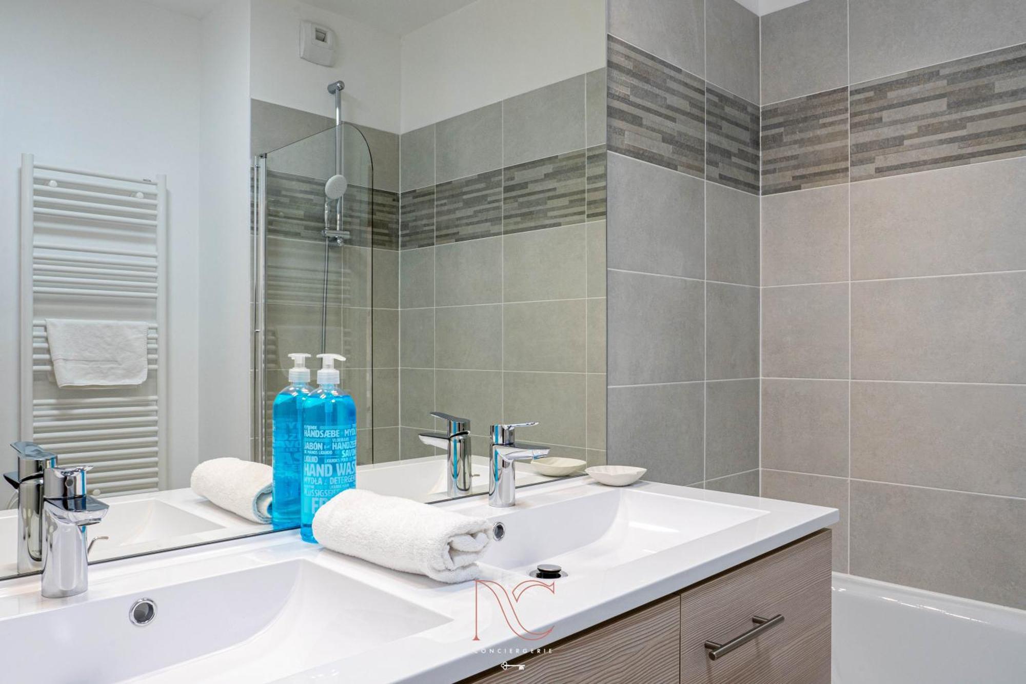 Disneyland-paris, 8pers, 2 Parkings, Wifi Apartment *